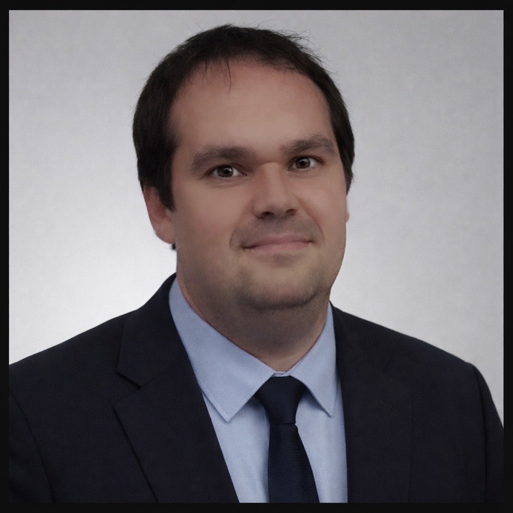 Professional headshot of Russ (Loren) Harper